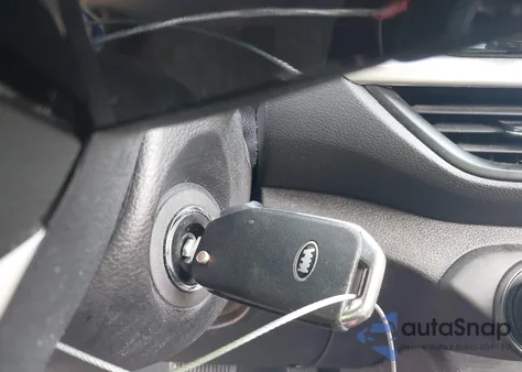 2021 Kia Forte Lxs z USA, uszkodzony, nr VIN 3KPF24AD8ME393255